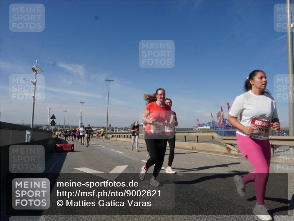 03.10.2025 - Köhlbrandbrückenlauf Matties Gatica Varas http://msf.ph/oto/9002621 03.10.2025 12:56:08 Position 2 6513, 5944, 118 meine-sportfotos.de