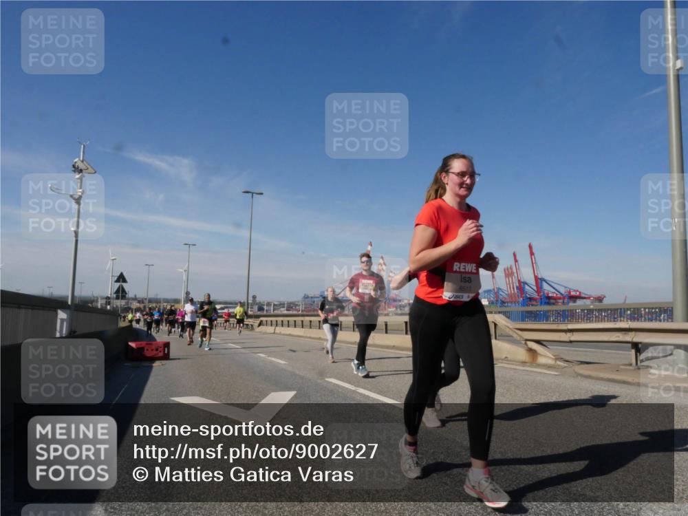03.10.2025 - Köhlbrandbrückenlauf Matties Gatica Varas http://msf.ph/oto/9002627 03.10.2025 12:56:09 Position 2 6513 meine-sportfotos.de