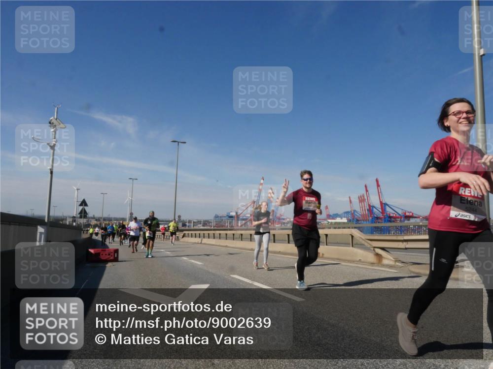 03.10.2025 - Köhlbrandbrückenlauf Matties Gatica Varas http://msf.ph/oto/9002639 03.10.2025 12:56:10 Position 2 5244 meine-sportfotos.de