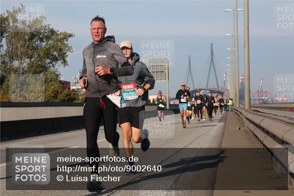03.10.2025 - Köhlbrandbrückenlauf Luisa Fischer http://msf.ph/oto/9002640 03.10.2025 10:44:30 Position 3 1150 meine-sportfotos.de