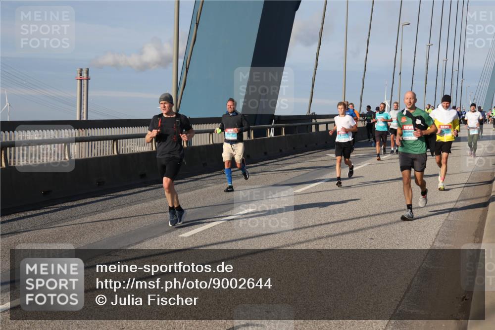 03.10.2025 - Köhlbrandbrückenlauf Julia Fischer http://msf.ph/oto/9002644 03.10.2025 09:42:38 Position 2  meine-sportfotos.de