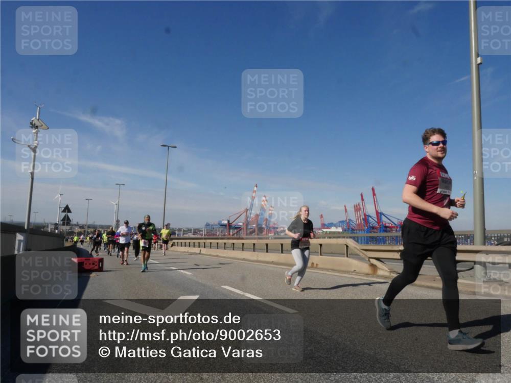 03.10.2025 - Köhlbrandbrückenlauf Matties Gatica Varas http://msf.ph/oto/9002653 03.10.2025 12:56:11 Position 2  meine-sportfotos.de