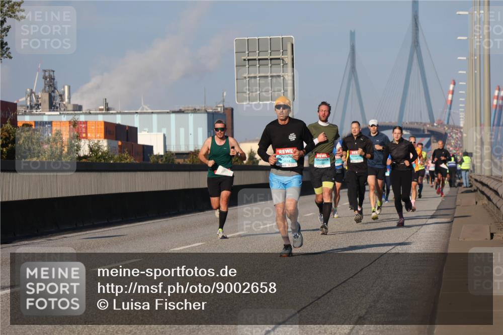 03.10.2025 - Köhlbrandbrückenlauf Luisa Fischer http://msf.ph/oto/9002658 03.10.2025 10:44:33 Position 3 3414 meine-sportfotos.de