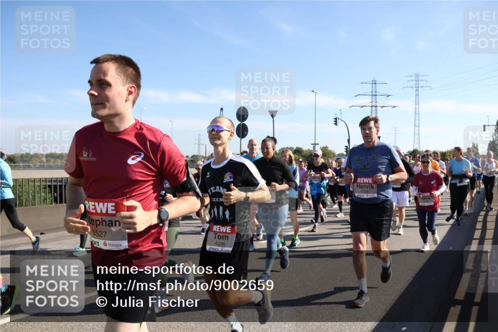 03.10.2025 - Köhlbrandbrückenlauf Julia Fischer http://msf.ph/oto/9002659 03.10.2025 12:20:34 Position 3 7, 4725, 5527, 4338 meine-sportfotos.de