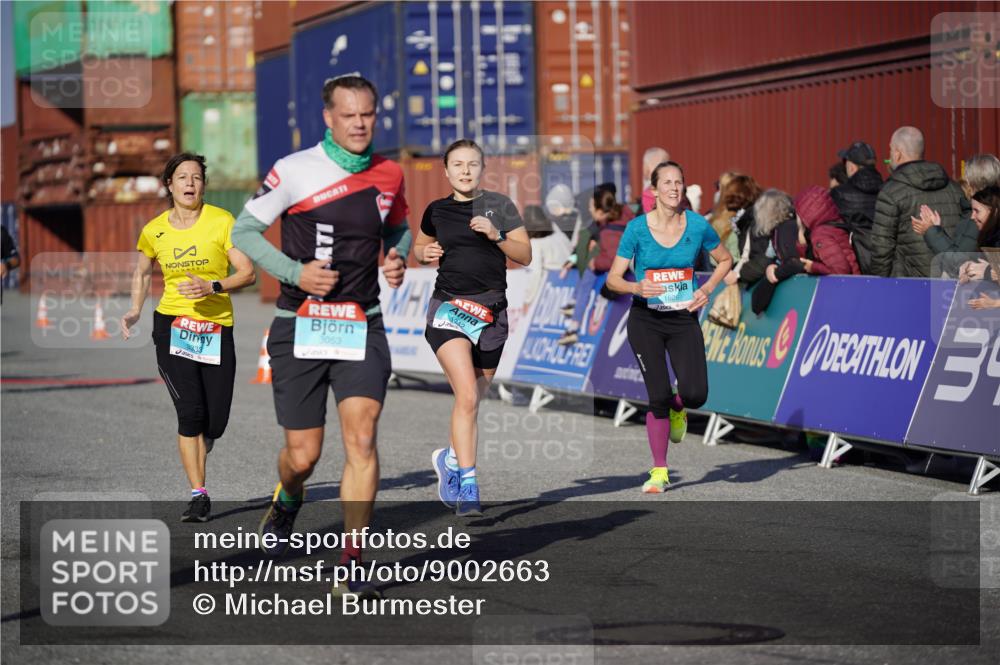 03.10.2025 - Köhlbrandbrückenlauf Michael Burmester http://msf.ph/oto/9002663 03.10.2025 10:05:52 Ziel 1132, 1242, 1428, 1626, 2913, 3053, 3333 meine-sportfotos.de
