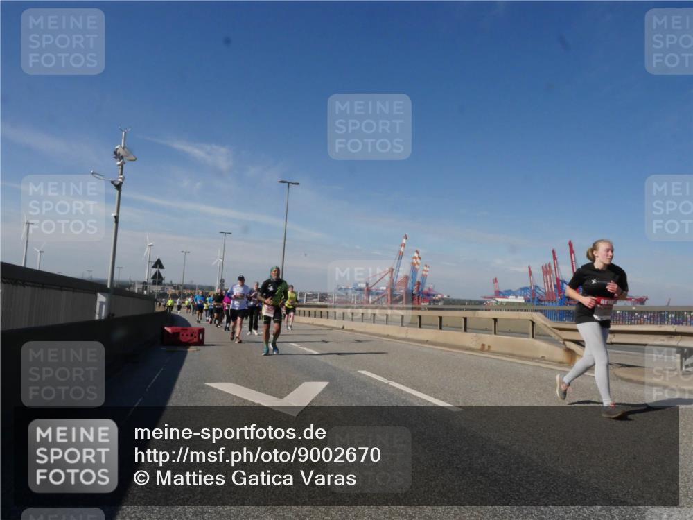 03.10.2025 - Köhlbrandbrückenlauf Matties Gatica Varas http://msf.ph/oto/9002670 03.10.2025 12:56:12 Position 2  meine-sportfotos.de