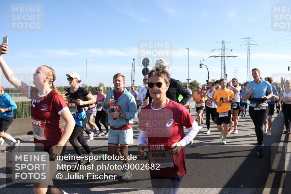 03.10.2025 - Köhlbrandbrückenlauf Julia Fischer http://msf.ph/oto/9002682 03.10.2025 12:20:36 Position 3 6768, 5949 meine-sportfotos.de