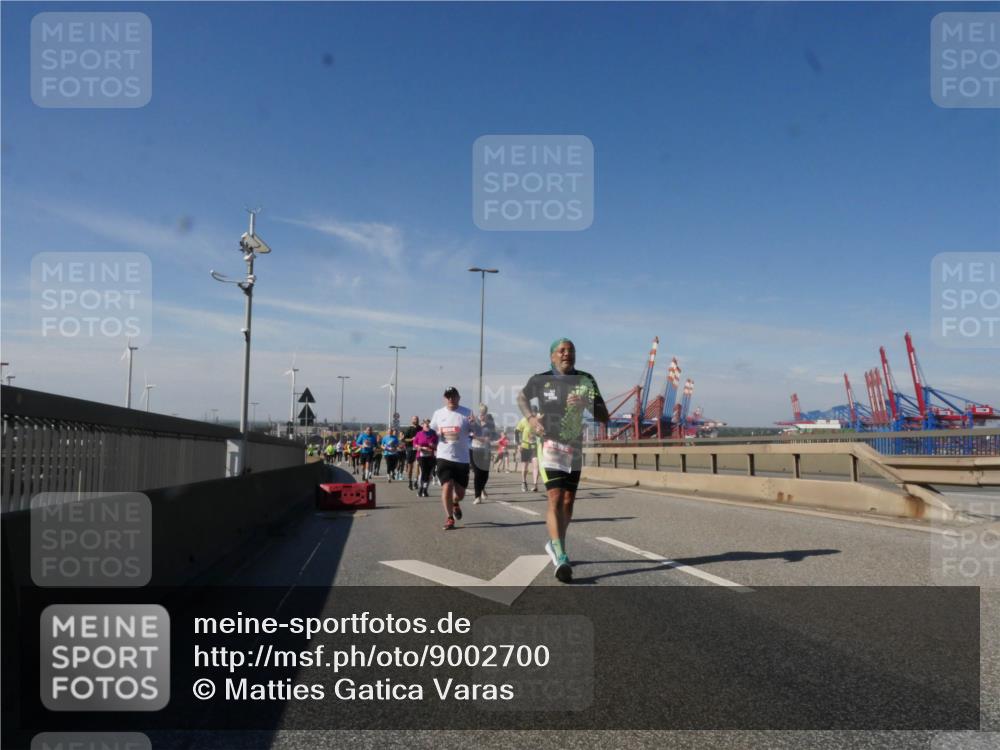 03.10.2025 - Köhlbrandbrückenlauf Matties Gatica Varas http://msf.ph/oto/9002700 03.10.2025 12:56:14 Position 2  meine-sportfotos.de