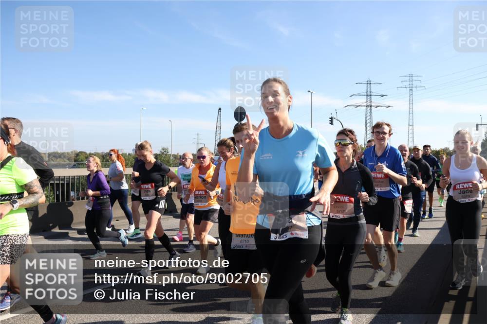 03.10.2025 - Köhlbrandbrückenlauf Julia Fischer http://msf.ph/oto/9002705 03.10.2025 12:20:38 Position 3 61, 10, 2013, 6710, 6757, 6812, 5570 meine-sportfotos.de
