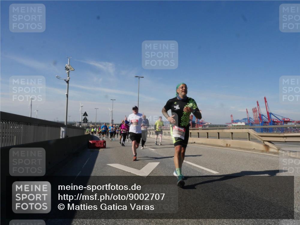 03.10.2025 - Köhlbrandbrückenlauf Matties Gatica Varas http://msf.ph/oto/9002707 03.10.2025 12:56:14 Position 2  meine-sportfotos.de
