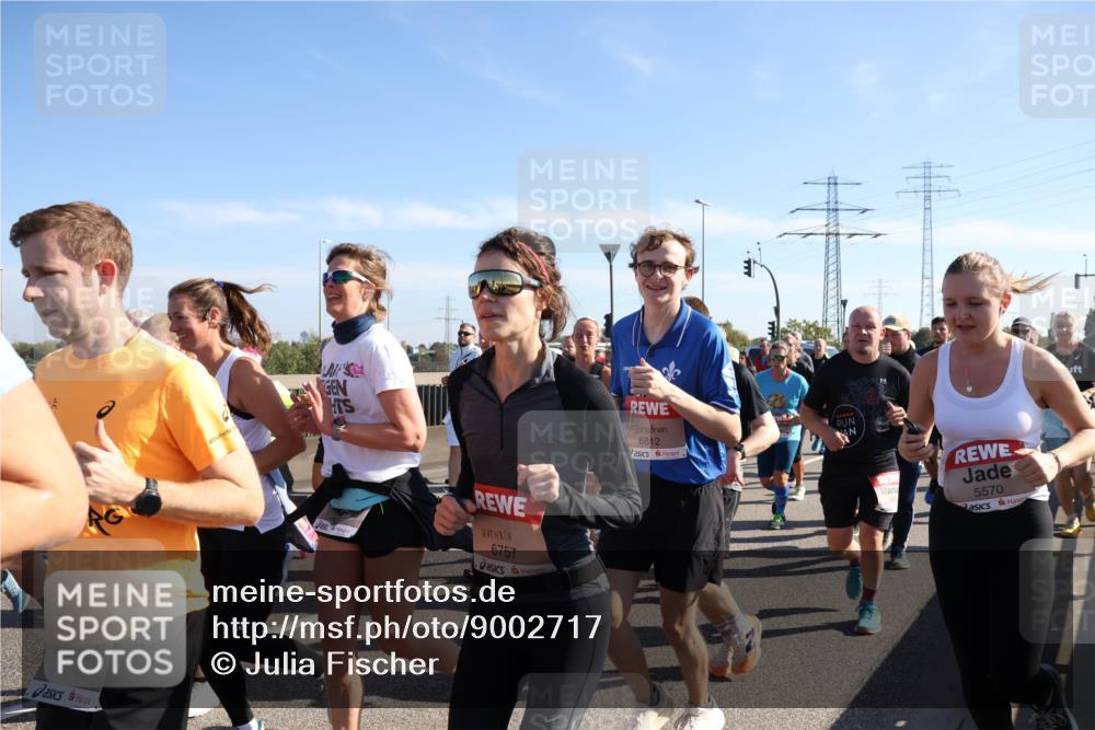 03.10.2025 - Köhlbrandbrückenlauf Julia Fischer http://msf.ph/oto/9002717 03.10.2025 12:20:38 Position 3 6710, 6757, 6812, 5570 meine-sportfotos.de