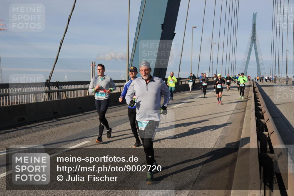 03.10.2025 - Köhlbrandbrückenlauf Julia Fischer http://msf.ph/oto/9002720 03.10.2025 09:42:49 Position 2 103 meine-sportfotos.de