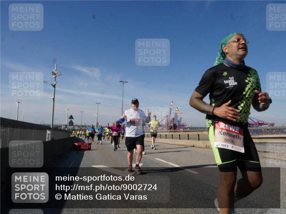 03.10.2025 - Köhlbrandbrückenlauf Matties Gatica Varas http://msf.ph/oto/9002724 03.10.2025 12:56:15 Position 2 6608 meine-sportfotos.de