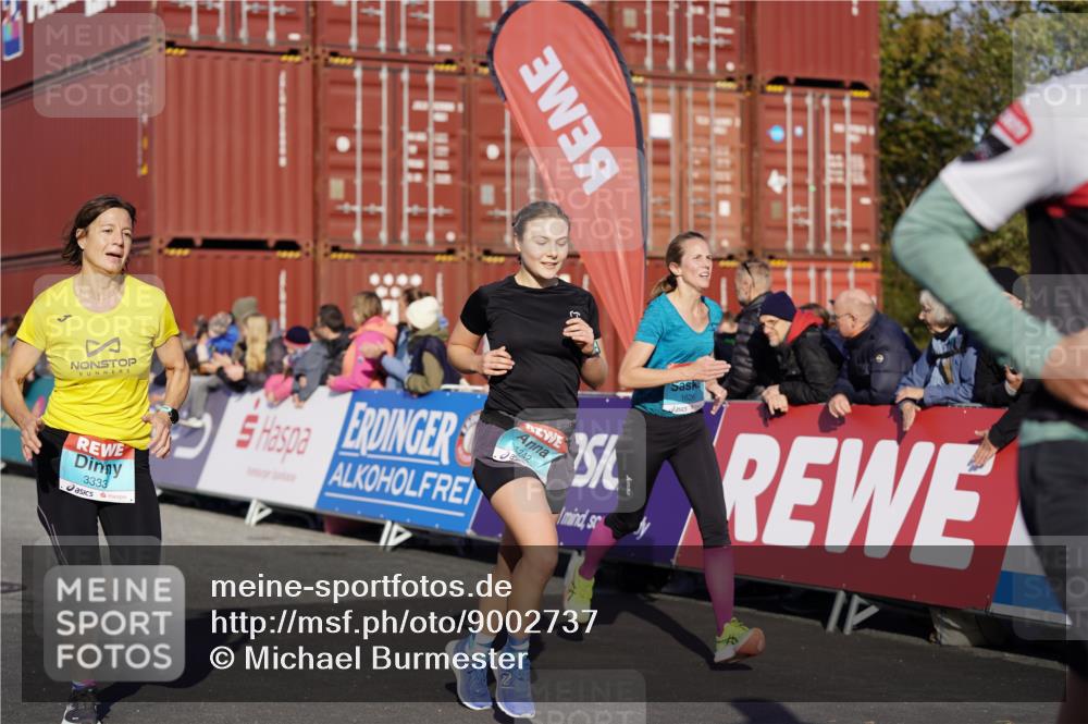 03.10.2025 - Köhlbrandbrückenlauf Michael Burmester http://msf.ph/oto/9002737 03.10.2025 10:05:55 Ziel 1242, 1333, 1352, 1356, 1397, 1626, 2913, 3053, 3333 meine-sportfotos.de