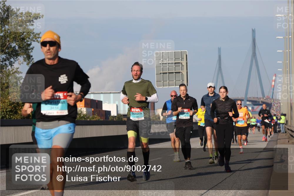 03.10.2025 - Köhlbrandbrückenlauf Luisa Fischer http://msf.ph/oto/9002742 03.10.2025 10:44:37 Position 3  meine-sportfotos.de