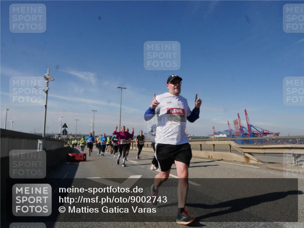 03.10.2025 - Köhlbrandbrückenlauf Matties Gatica Varas http://msf.ph/oto/9002743 03.10.2025 12:56:16 Position 2 3693 meine-sportfotos.de