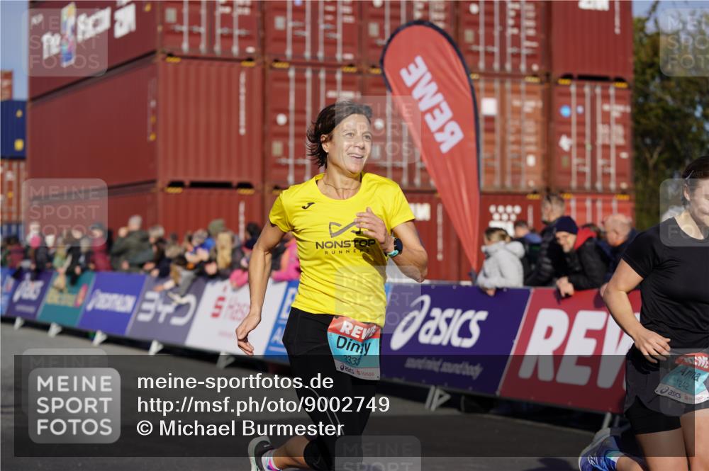 03.10.2025 - Köhlbrandbrückenlauf Michael Burmester http://msf.ph/oto/9002749 03.10.2025 10:05:56 Ziel 1242, 1333, 1352, 1356, 1397, 1505, 1626, 2913, 3053, 3333, 3764 meine-sportfotos.de