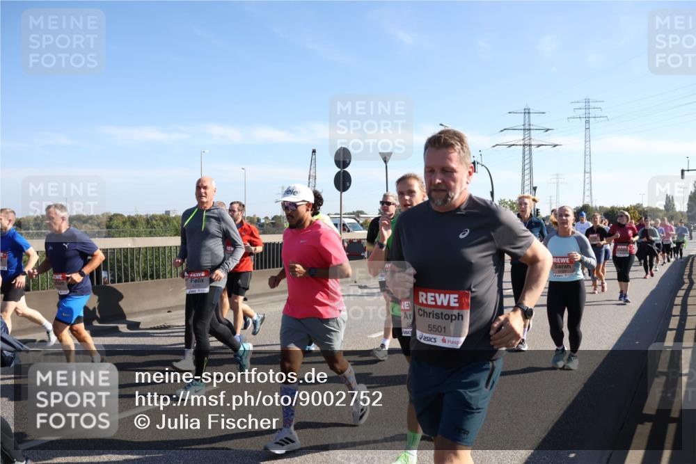 03.10.2025 - Köhlbrandbrückenlauf Julia Fischer http://msf.ph/oto/9002752 03.10.2025 12:20:42 Position 3 49, 5501 meine-sportfotos.de