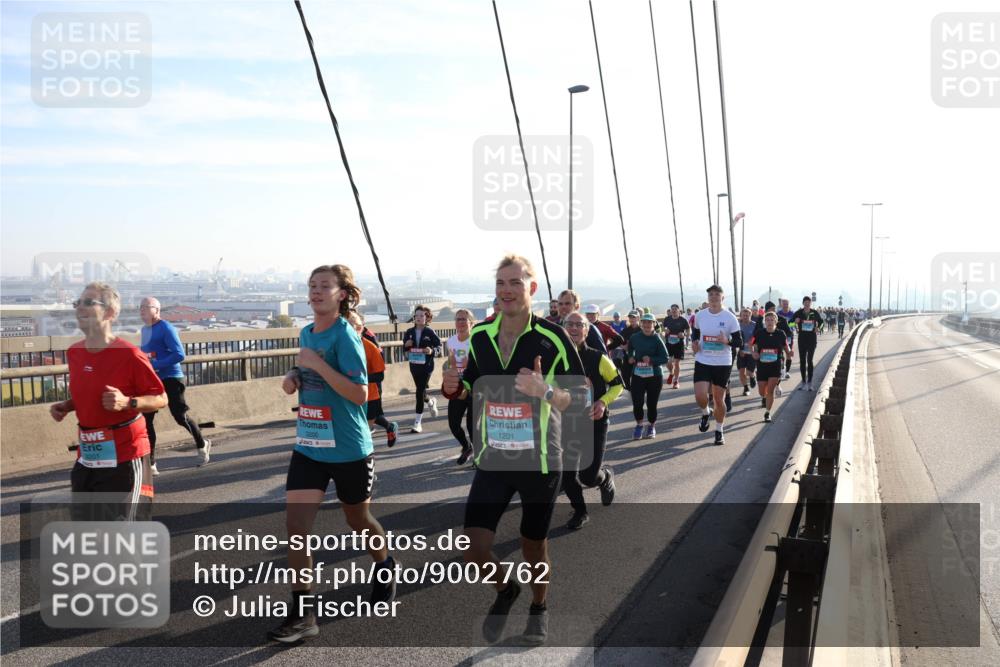 03.10.2025 - Köhlbrandbrückenlauf Julia Fischer http://msf.ph/oto/9002762 03.10.2025 09:28:00 Position 1 3200, 1201, 201 meine-sportfotos.de