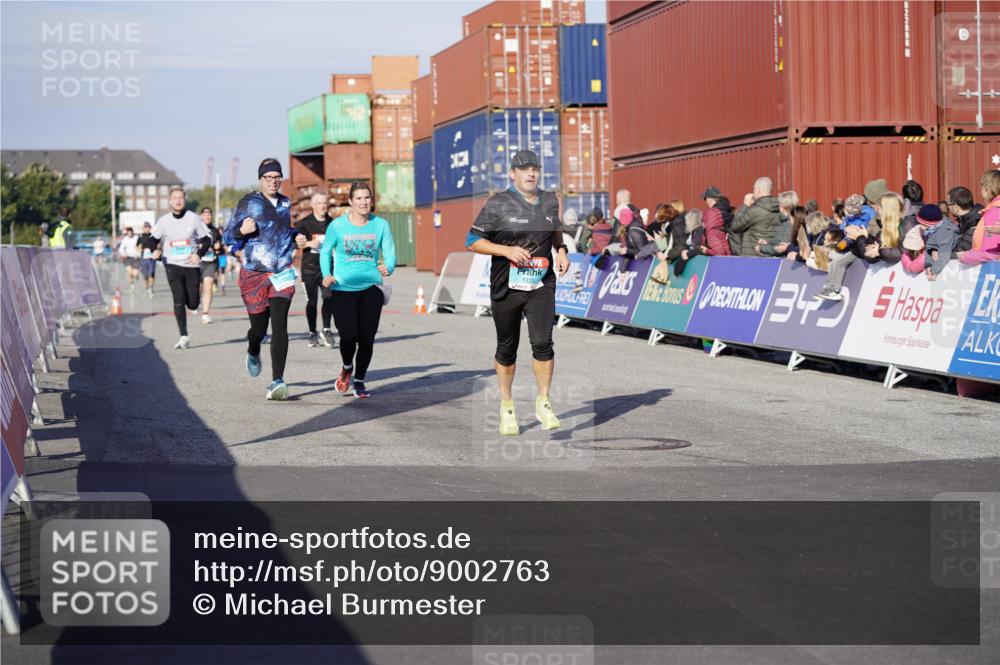 03.10.2025 - Köhlbrandbrückenlauf Michael Burmester http://msf.ph/oto/9002763 03.10.2025 10:05:58 Ziel 1199, 1242, 1333, 1352, 1356, 1397, 1505, 1626, 3053, 3333, 3764 meine-sportfotos.de
