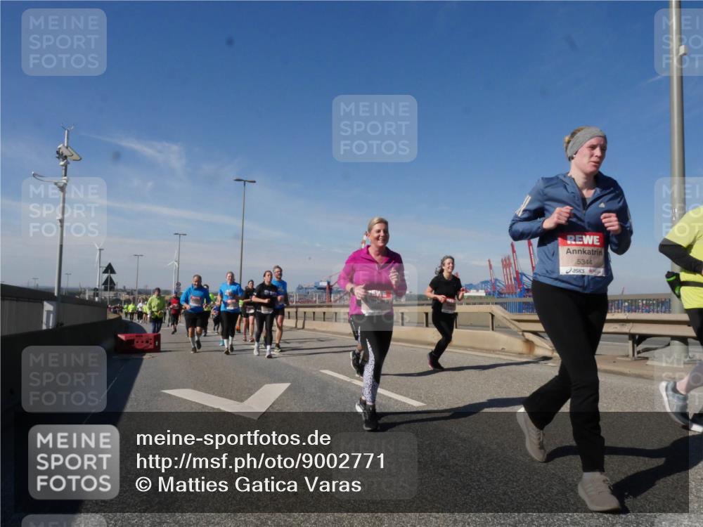 03.10.2025 - Köhlbrandbrückenlauf Matties Gatica Varas http://msf.ph/oto/9002771 03.10.2025 12:56:19 Position 2 5344 meine-sportfotos.de