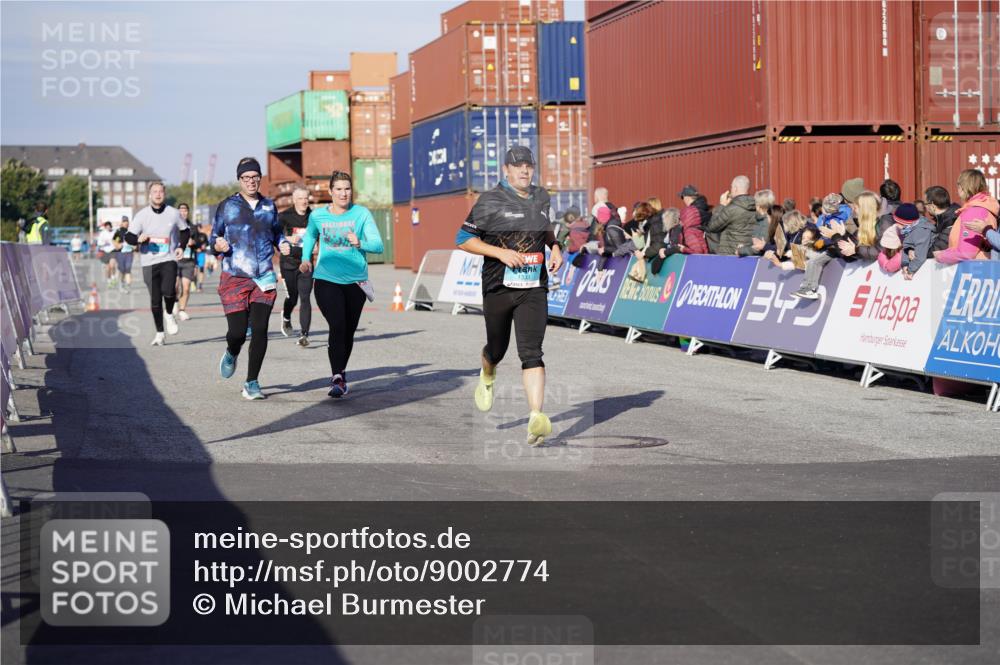 03.10.2025 - Köhlbrandbrückenlauf Michael Burmester http://msf.ph/oto/9002774 03.10.2025 10:05:58 Ziel 1199, 1242, 1333, 1352, 1356, 1397, 1505, 1626, 3053, 3333, 3764 meine-sportfotos.de