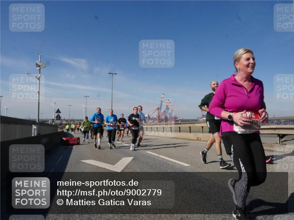 03.10.2025 - Köhlbrandbrückenlauf Matties Gatica Varas http://msf.ph/oto/9002779 03.10.2025 12:56:20 Position 2 4629 meine-sportfotos.de