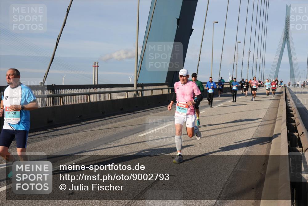 03.10.2025 - Köhlbrandbrückenlauf Julia Fischer http://msf.ph/oto/9002793 03.10.2025 09:43:02 Position 2 1351, 1321 meine-sportfotos.de
