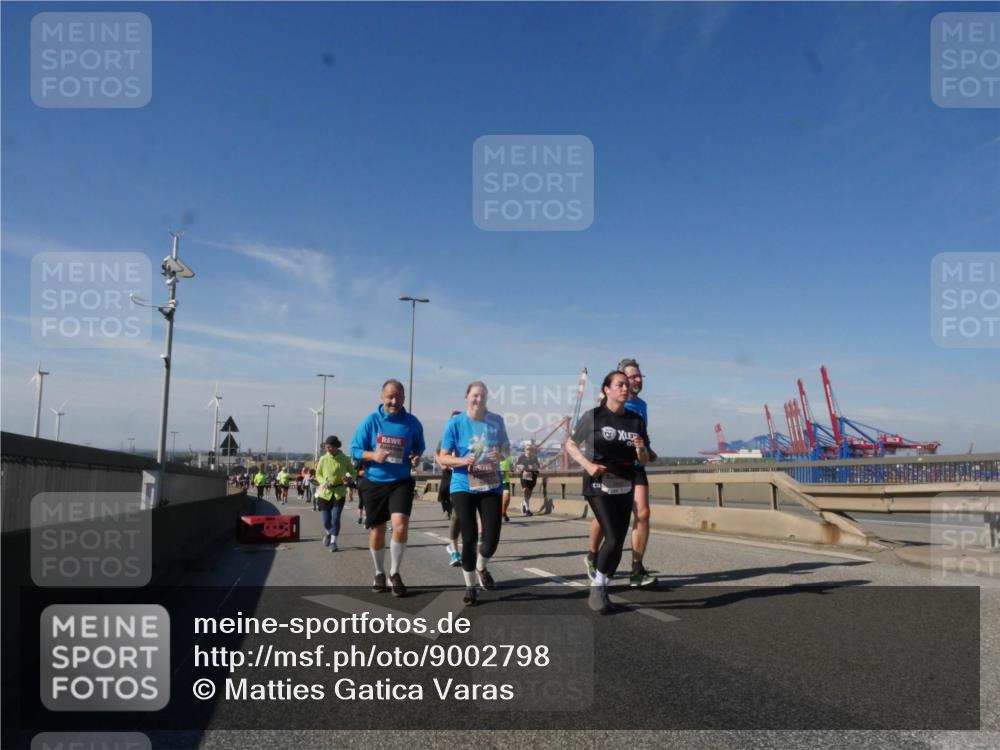 03.10.2025 - Köhlbrandbrückenlauf Matties Gatica Varas http://msf.ph/oto/9002798 03.10.2025 12:56:21 Position 2  meine-sportfotos.de