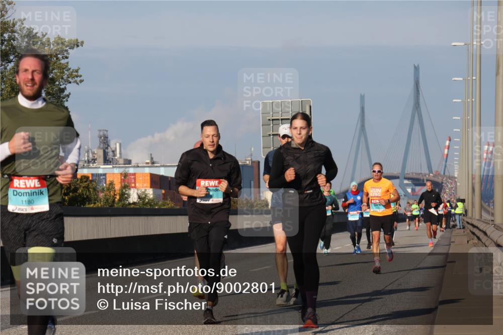 03.10.2025 - Köhlbrandbrückenlauf Luisa Fischer http://msf.ph/oto/9002801 03.10.2025 10:44:40 Position 3 1180 meine-sportfotos.de