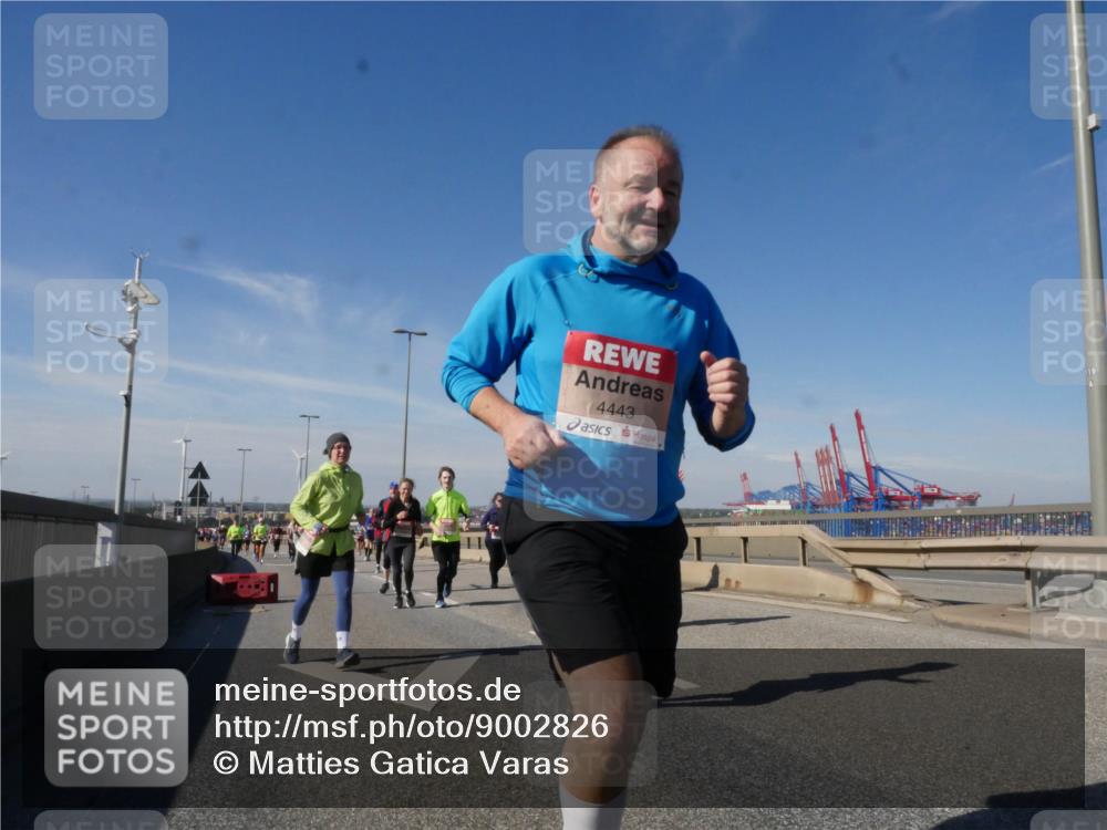 03.10.2025 - Köhlbrandbrückenlauf Matties Gatica Varas http://msf.ph/oto/9002826 03.10.2025 12:56:23 Position 2 4443 meine-sportfotos.de