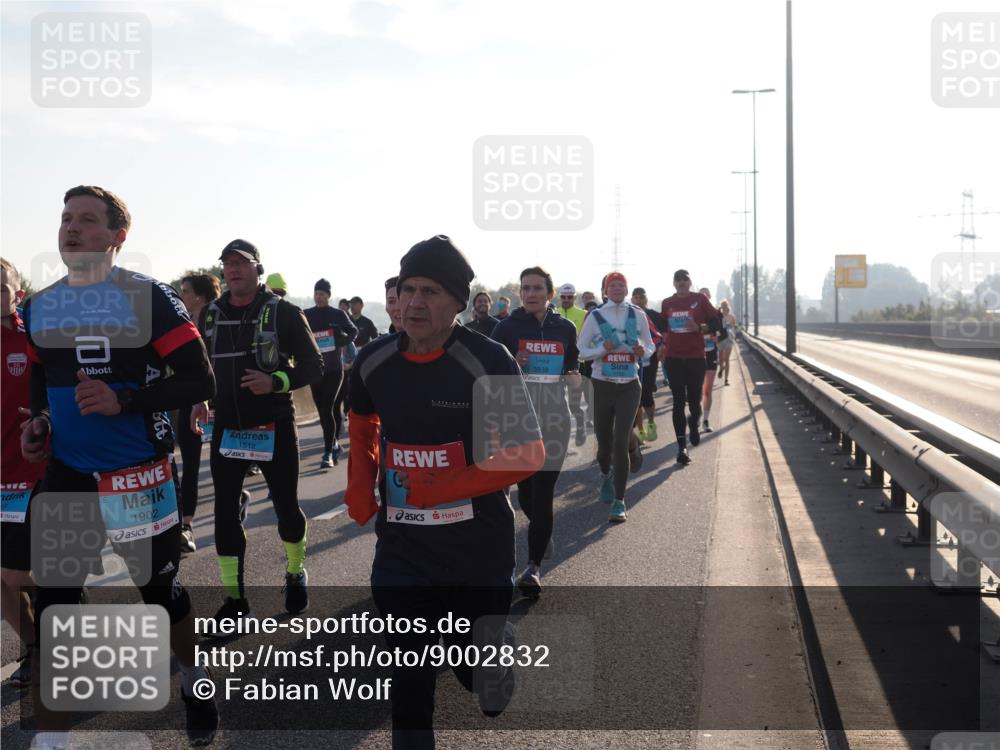 03.10.2025 - Köhlbrandbrückenlauf Fabian Wolf http://msf.ph/oto/9002832 03.10.2025 09:18:07 Position 3 1902, 1512, 3838 meine-sportfotos.de