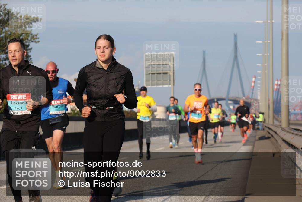 03.10.2025 - Köhlbrandbrückenlauf Luisa Fischer http://msf.ph/oto/9002833 03.10.2025 10:44:41 Position 3 5203, 1261, 3593 meine-sportfotos.de