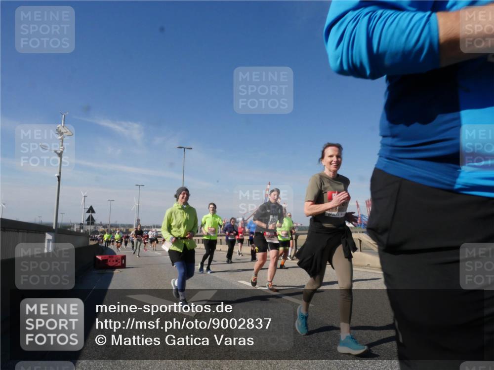 03.10.2025 - Köhlbrandbrückenlauf Matties Gatica Varas http://msf.ph/oto/9002837 03.10.2025 12:56:24 Position 2  meine-sportfotos.de