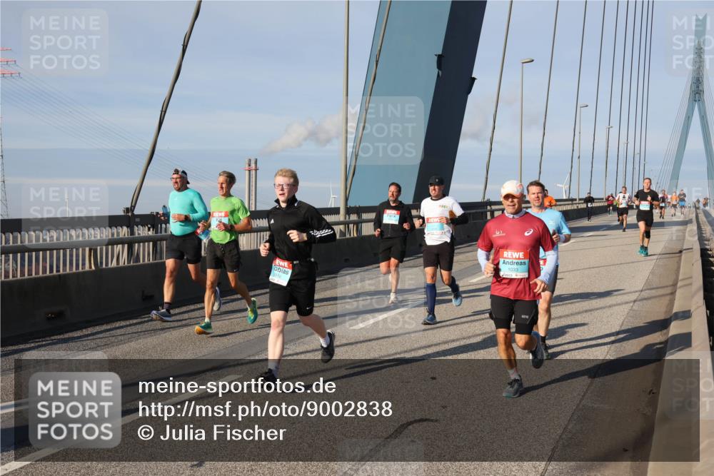 03.10.2025 - Köhlbrandbrückenlauf Julia Fischer http://msf.ph/oto/9002838 03.10.2025 09:43:12 Position 2 3516, 2, 1033 meine-sportfotos.de