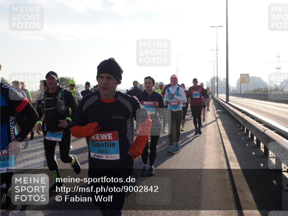 03.10.2025 - Köhlbrandbrückenlauf Fabian Wolf http://msf.ph/oto/9002842 03.10.2025 09:18:07 Position 3 1902, 1512, 2805, 838 meine-sportfotos.de