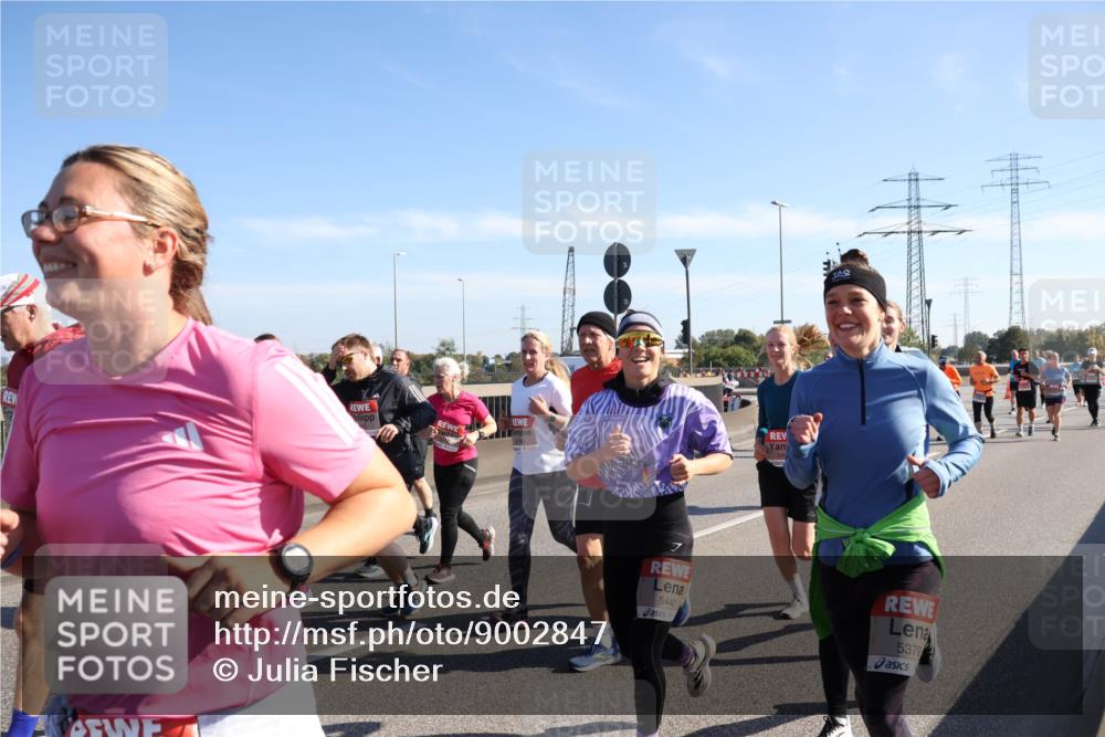 03.10.2025 - Köhlbrandbrückenlauf Julia Fischer http://msf.ph/oto/9002847 03.10.2025 12:20:51 Position 3 5440, 5379 meine-sportfotos.de