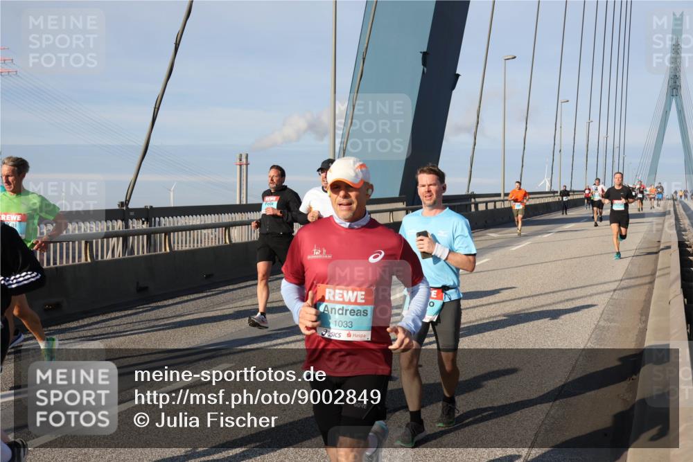 03.10.2025 - Köhlbrandbrückenlauf Julia Fischer http://msf.ph/oto/9002849 03.10.2025 09:43:12 Position 2 1033 meine-sportfotos.de