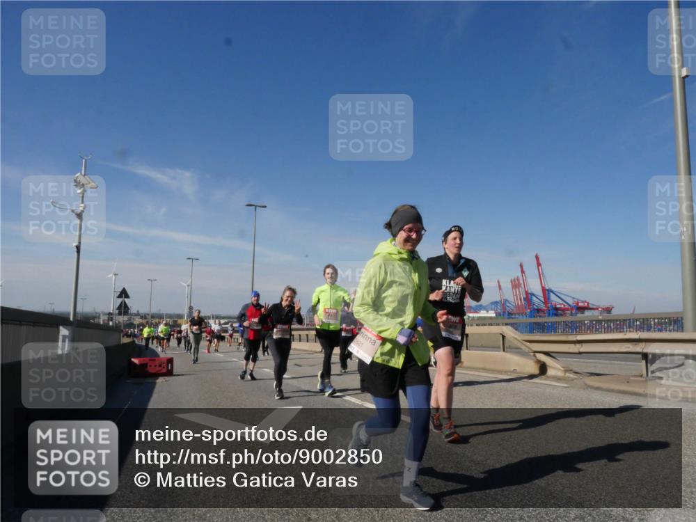 03.10.2025 - Köhlbrandbrückenlauf Matties Gatica Varas http://msf.ph/oto/9002850 03.10.2025 12:56:25 Position 2 5821, 18 meine-sportfotos.de