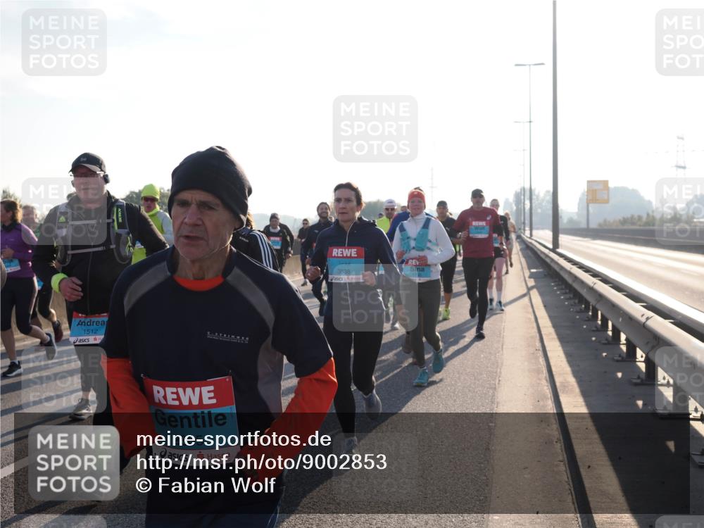 03.10.2025 - Köhlbrandbrückenlauf Fabian Wolf http://msf.ph/oto/9002853 03.10.2025 09:18:07 Position 3 1512, 3838, 1730, 2805 meine-sportfotos.de
