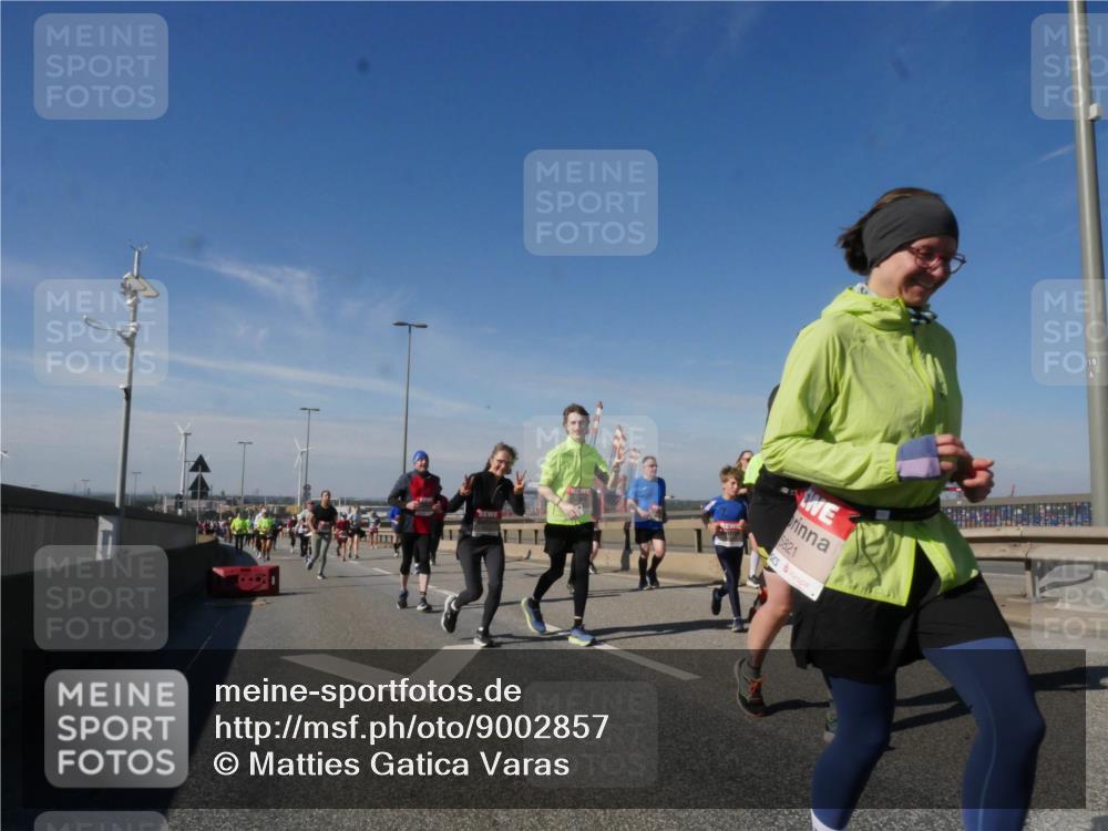 03.10.2025 - Köhlbrandbrückenlauf Matties Gatica Varas http://msf.ph/oto/9002857 03.10.2025 12:56:25 Position 2 5821, 18 meine-sportfotos.de