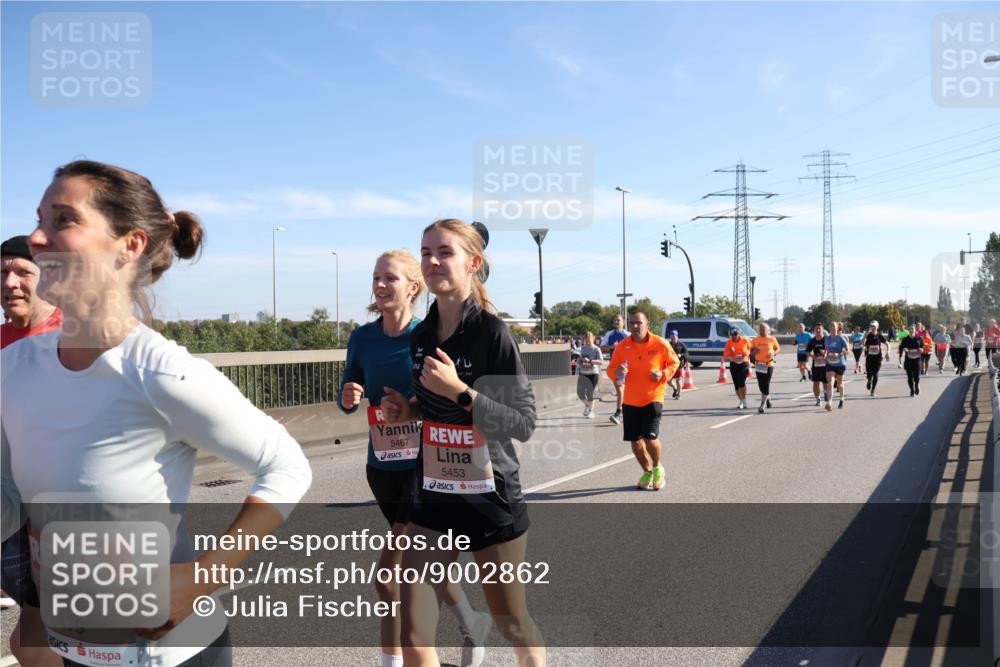 03.10.2025 - Köhlbrandbrückenlauf Julia Fischer http://msf.ph/oto/9002862 03.10.2025 12:20:52 Position 3 5479, 1, 5467, 5453 meine-sportfotos.de
