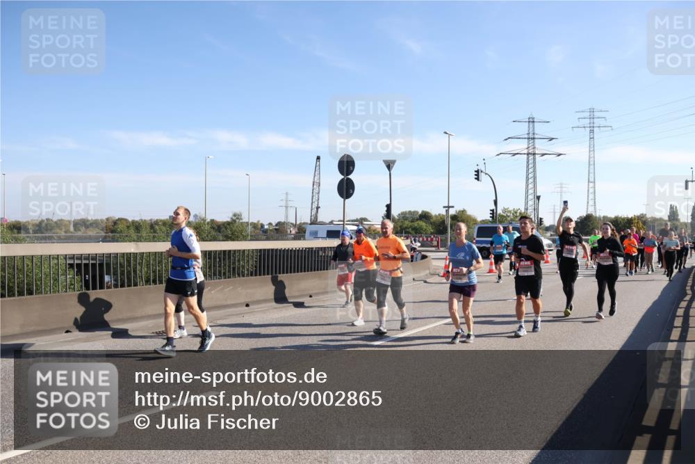 03.10.2025 - Köhlbrandbrückenlauf Julia Fischer http://msf.ph/oto/9002865 03.10.2025 12:20:55 Position 3  meine-sportfotos.de