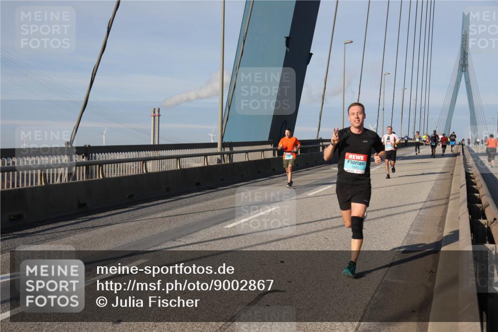 03.10.2025 - Köhlbrandbrückenlauf Julia Fischer http://msf.ph/oto/9002867 03.10.2025 09:43:16 Position 2 1045 meine-sportfotos.de