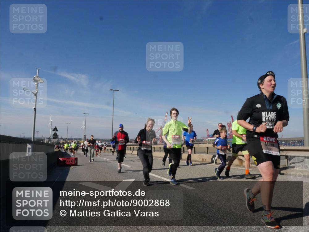 03.10.2025 - Köhlbrandbrückenlauf Matties Gatica Varas http://msf.ph/oto/9002868 03.10.2025 12:56:26 Position 2 6126 meine-sportfotos.de