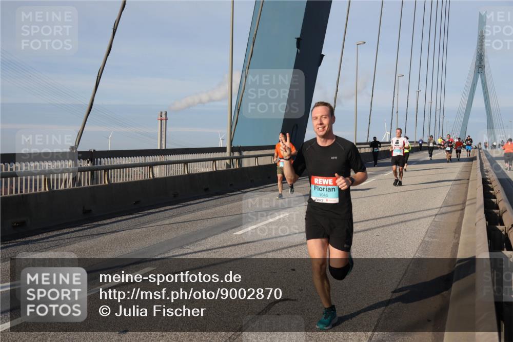03.10.2025 - Köhlbrandbrückenlauf Julia Fischer http://msf.ph/oto/9002870 03.10.2025 09:43:16 Position 2 1045 meine-sportfotos.de