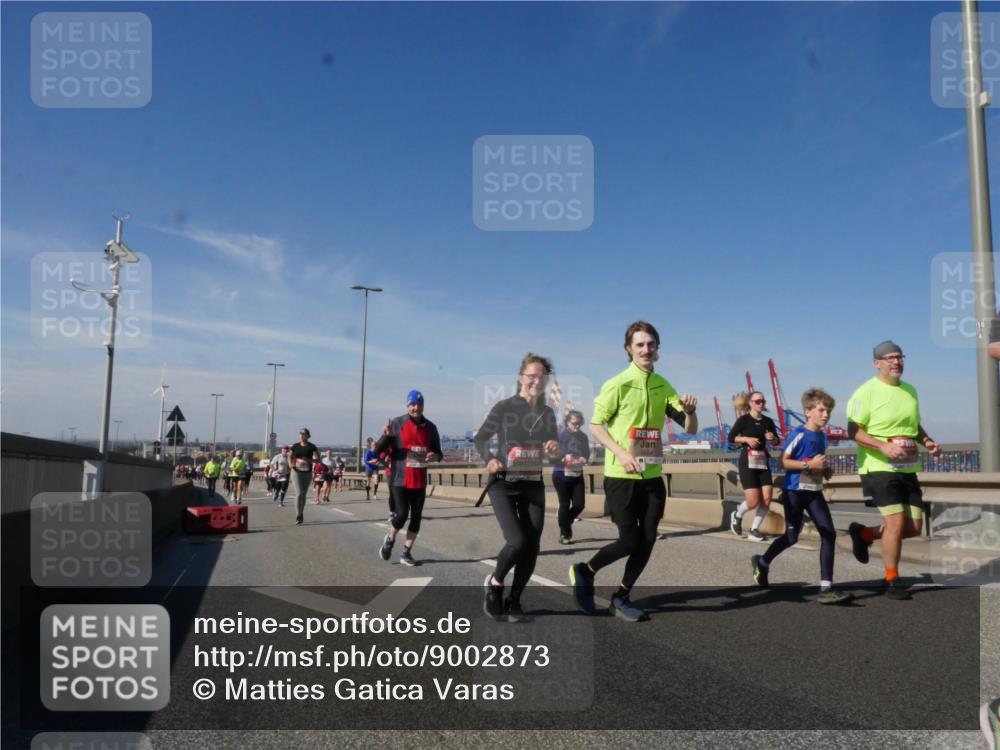 03.10.2025 - Köhlbrandbrückenlauf Matties Gatica Varas http://msf.ph/oto/9002873 03.10.2025 12:56:26 Position 2  meine-sportfotos.de