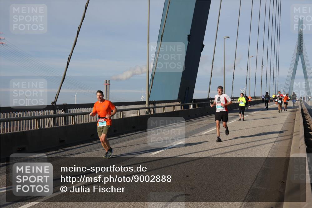 03.10.2025 - Köhlbrandbrückenlauf Julia Fischer http://msf.ph/oto/9002888 03.10.2025 09:43:19 Position 2 11 meine-sportfotos.de