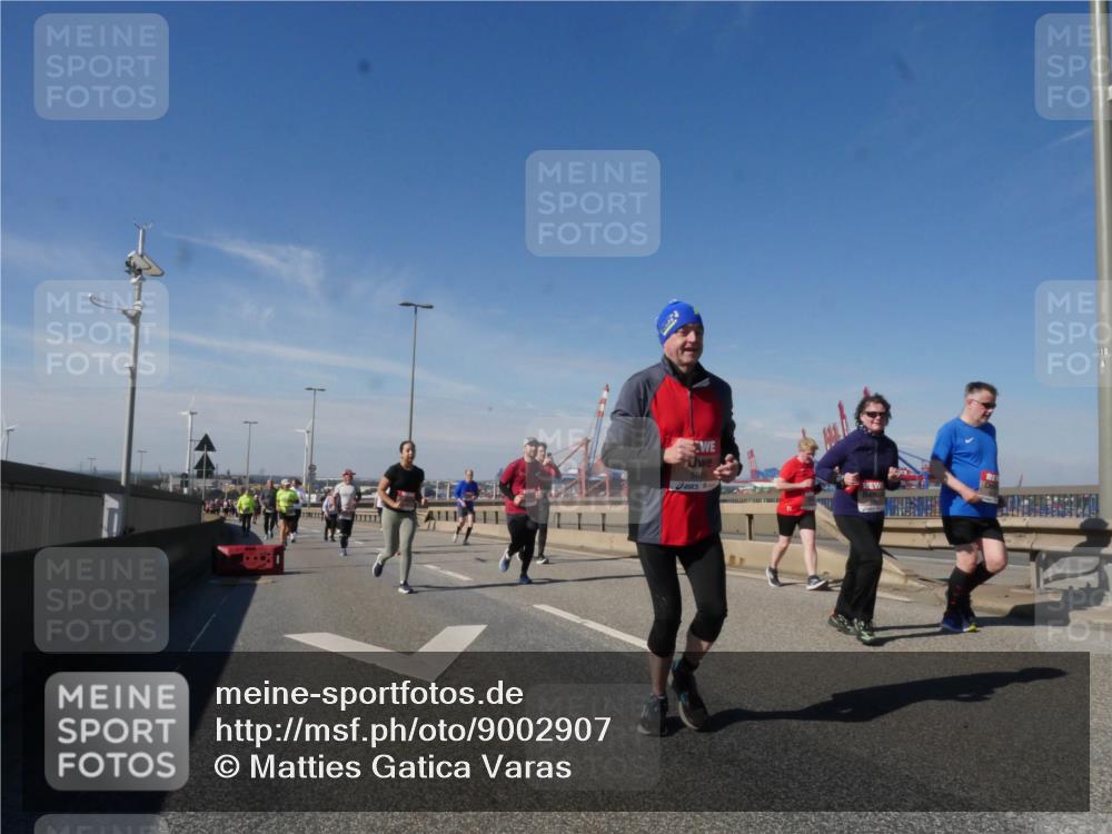 03.10.2025 - Köhlbrandbrückenlauf Matties Gatica Varas http://msf.ph/oto/9002907 03.10.2025 12:56:28 Position 2 18 meine-sportfotos.de