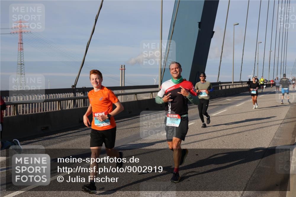 03.10.2025 - Köhlbrandbrückenlauf Julia Fischer http://msf.ph/oto/9002919 03.10.2025 09:43:28 Position 2 3496, 3053 meine-sportfotos.de